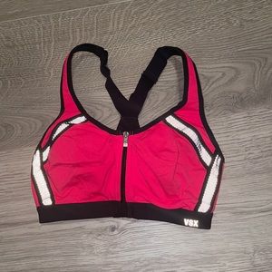 Cute red VSX sports bra ✨